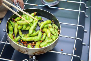 アウトドア料理　キャンプ飯　男飯　にんにく料理　豆料理