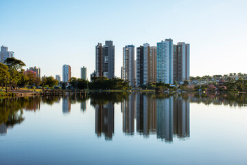 Fototapeta na wymiar buildings with lake reflection in Mato Grosso do Sul