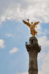 Foto del Angel de la independencia, celebración del día de la independencia en México