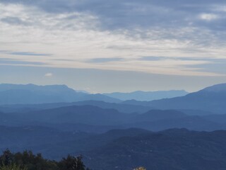 Naklejka premium mountain blue many in autumn before first rain in arta perfecture greece