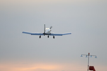 kleines Propellerflugzeug