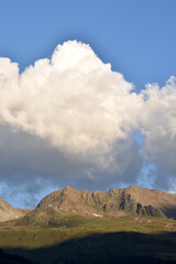 Tiroler Berge und Wolken