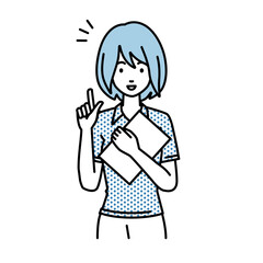 立って書類を手に持って何かひらめいたポロシャツの女性