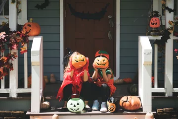 Türaufkleber Little children in Halloween costumes © Rawpixel.com