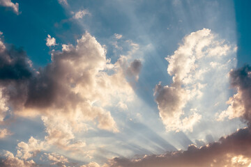 Fototapeta na wymiar Sunlight with Cloudy Blue Sky Beauytiful Scene