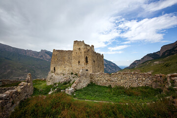Fototapeta na wymiar The unique Fregat castle in the Digorsky gorge of North Ossetia