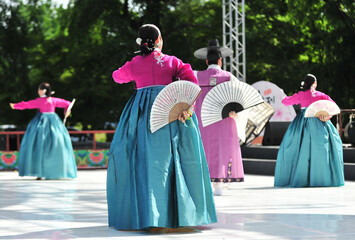 On May 17, 2018, It is performing Korean traditional dance at the 88th Chunhyang Festival in...