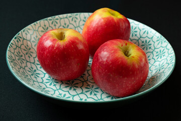apples in a bowl