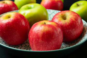 apples in a bowl