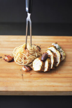 Pechuga de pollo con espaguettis