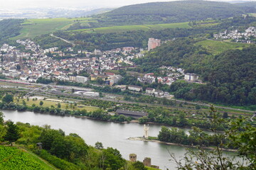 Naklejka premium Blick auf Kloster Rupertsberg in Bingen am Fluss Nahe
