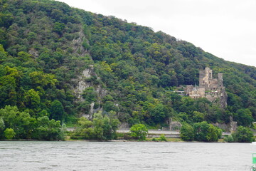 Burg Rheinstein, auch Burg Voitsberg oder Vaitzburg im Mittelrheintal in Bingen in Rheinland-Pfalz ist  Unesco-Welterbe Oberes Mittelrheintal