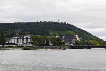 Blick auf Bingen und dem Fluss Rhein in Rheinland-Pfalz