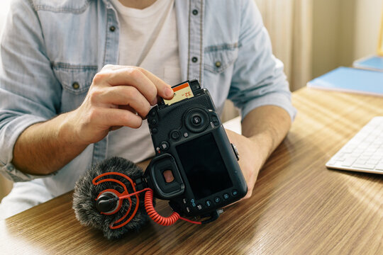 Man holding a camera