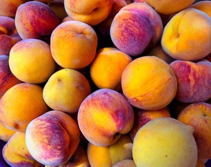peaches at the market