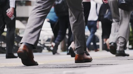 出勤する日本人ビジネスマン