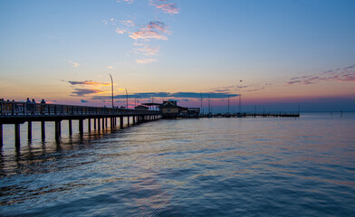 Obraz premium sunset at the pier