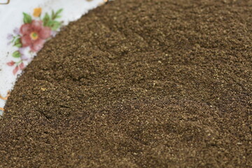  Ground black pepper