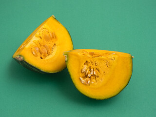 カットしたカボチャ
