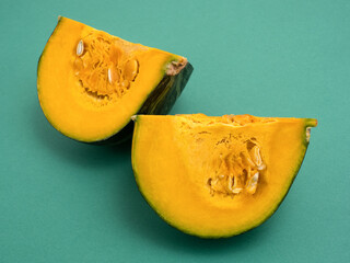 カットしたカボチャ
