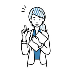 立って書類を手に持って何かひらめいたジャケットの女性