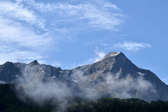 Tiroler Berge und Wolken