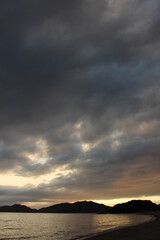 日本の景色と自然　色ずく空に輝く地球のヒカリ