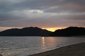 夕景の瀬戸内海　地球のヒカリ