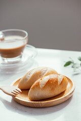  Typical breakfast in many countries.