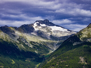 Fototapeta premium landscape with mountains and cloud