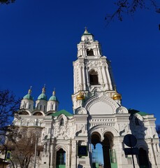 Obraz premium Old orthodox church on a background of blue sky