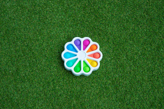 Mode Anti stress pop it jouet sensoriel color&eacute; pour enfant jeux de mains
