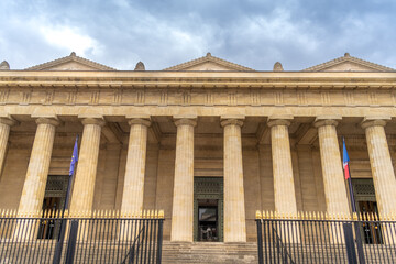 Classical architecture in Bordeaux, port city on the river Garonne, Gironde, Southwestern France.Palais de Justice