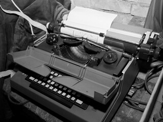 vecchia macchina da scrivere