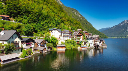 Naklejka premium Aerial view of beautiful Hallstatt in summer season, Austria.