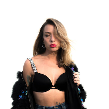 Retrato urbano mujer chica pelo melena rubio rubia labios sexy 