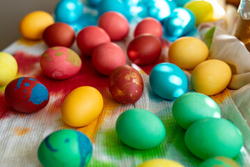 Fototapeta na wymiar Chocolate eggs in colorful foil for easter