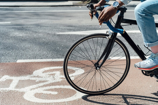 Anonymous Cyclin in Town