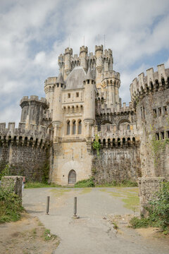 Photo of the castle of bruton on a cloudy day
