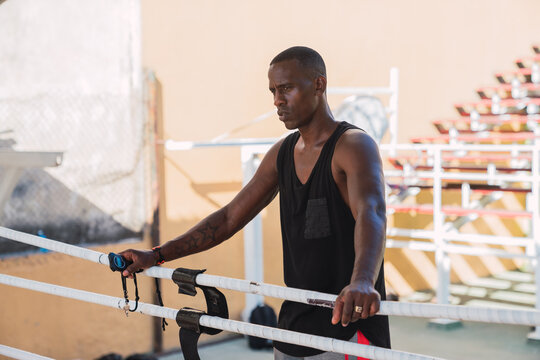 coach with timer near ropes