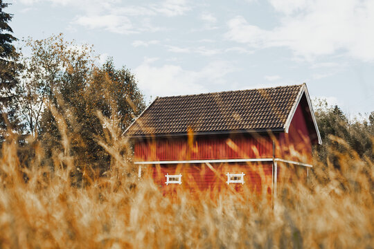 old farmhouse for storage (stabbur) in autumn