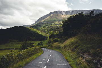 Diferentes carreteras del Valle de Ayala.
Different roads along Aiaraldea Valley