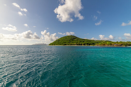  Saint Vincent And The Grenadines, Petit Saint Vincent