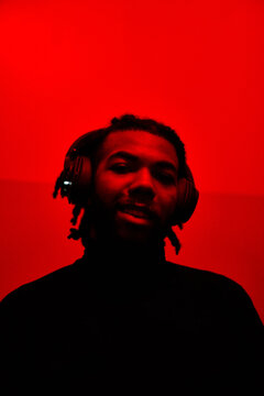 rapper smiling
