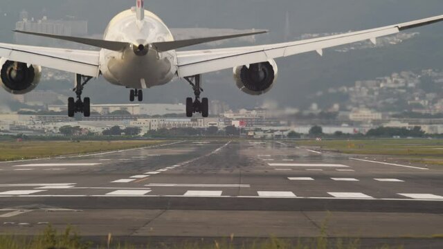 4K・飛行機・旅客機・ジェット機・空港・着陸