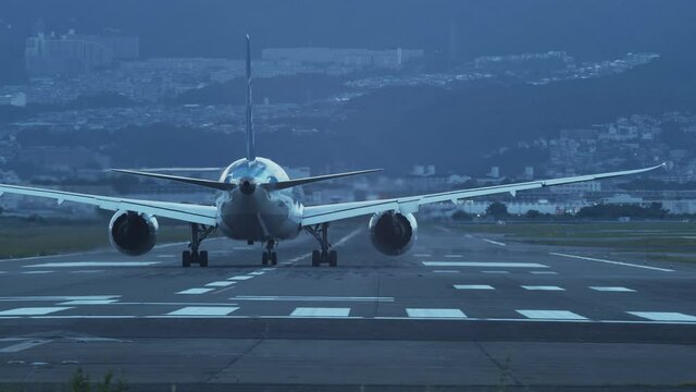 4K・飛行機・旅客機・ジェット機・空港・離陸