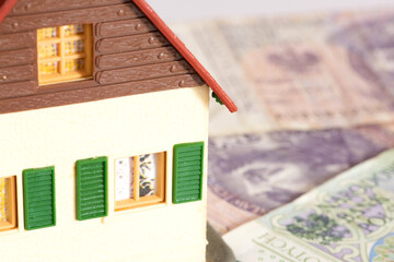 Ein Haus und Banknoten Polnische Zloty PLN