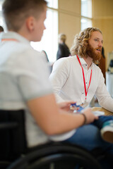 Obraz premium People talking during conference break