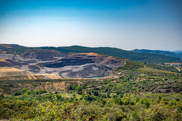 Fototapeta na wymiar gran corta de Fabero, mina de carbón a cielo abierto en Leon España