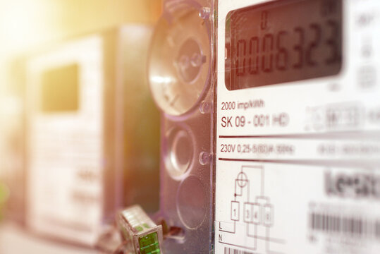 Kilowatt Hour Single Stator Power Company Meter.Watthour Meter Of Electricity For Use In Home Appliance.This Is A Modern Technology That Can Monitor The Home's Electrical Energy Consumption.